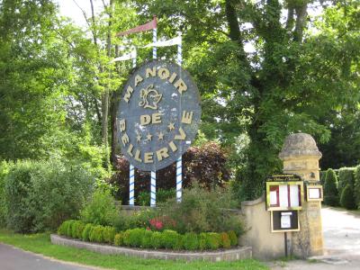 in einem unbekannten Land....vor gar nicht allzu langer Zeit...war ein Hotel sehr bekannt...von dem sprach alles weit und breit...und dieses Hotel das ich meine nennt sich Bellerive...kleines, teures Hotel Bellerive *lol*